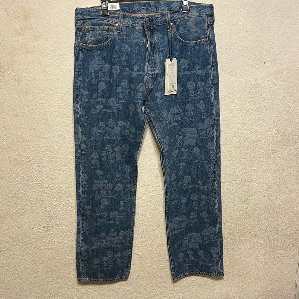 Levis Premium 501 Jeans Men 36x32 Blue PEANUTS Charlie Brown Print Denim Stretch